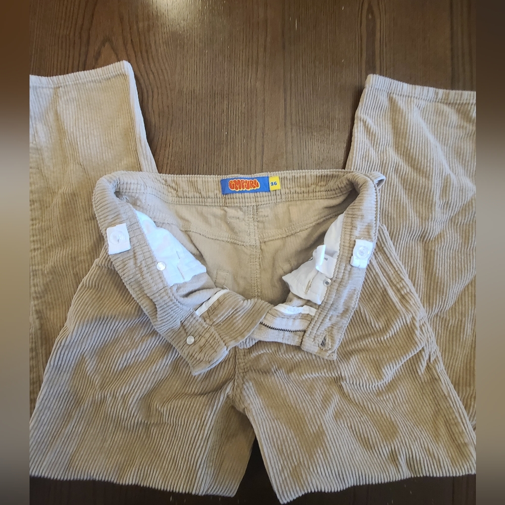 Empyre loose-fit khaki corduroy skate pants in size 26-with Adjustable Waistband